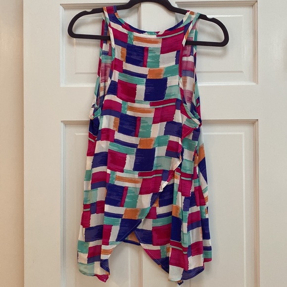 New multi color top -smoke free home - Picture 2 of 2